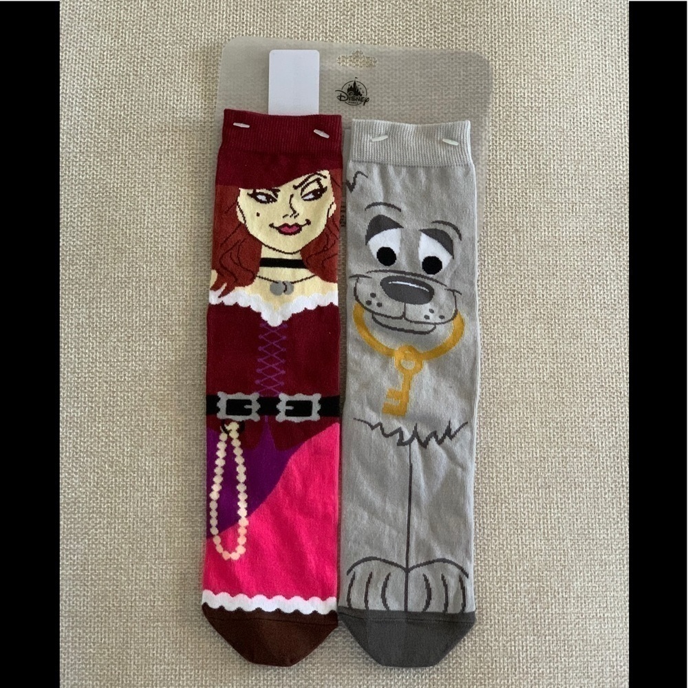 Disney Character Women's Socks Pirates Of The Caribbean Redd And Prison Dog